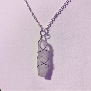 NECKLACE - Clear quartz wire wrapped
